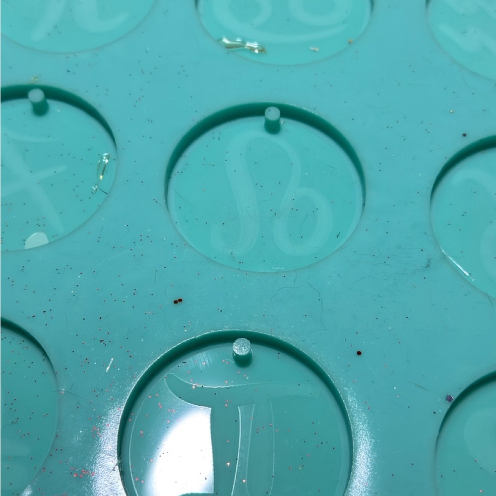 Epoxy resin molds